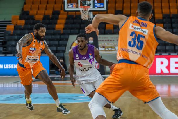 经过漫长的 经过漫长的