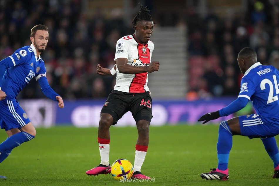 挥风格极具 挥风格极具